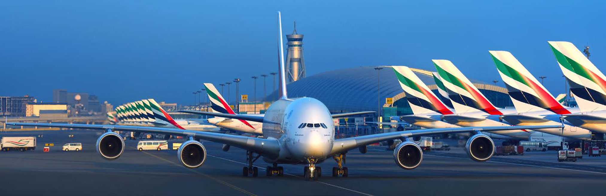 Istanbul flights. Аэробус а380 Дубай. Крыло Airbus a380. Негабаритные перевозки Airbus 380. Fly Jordan Airlines.